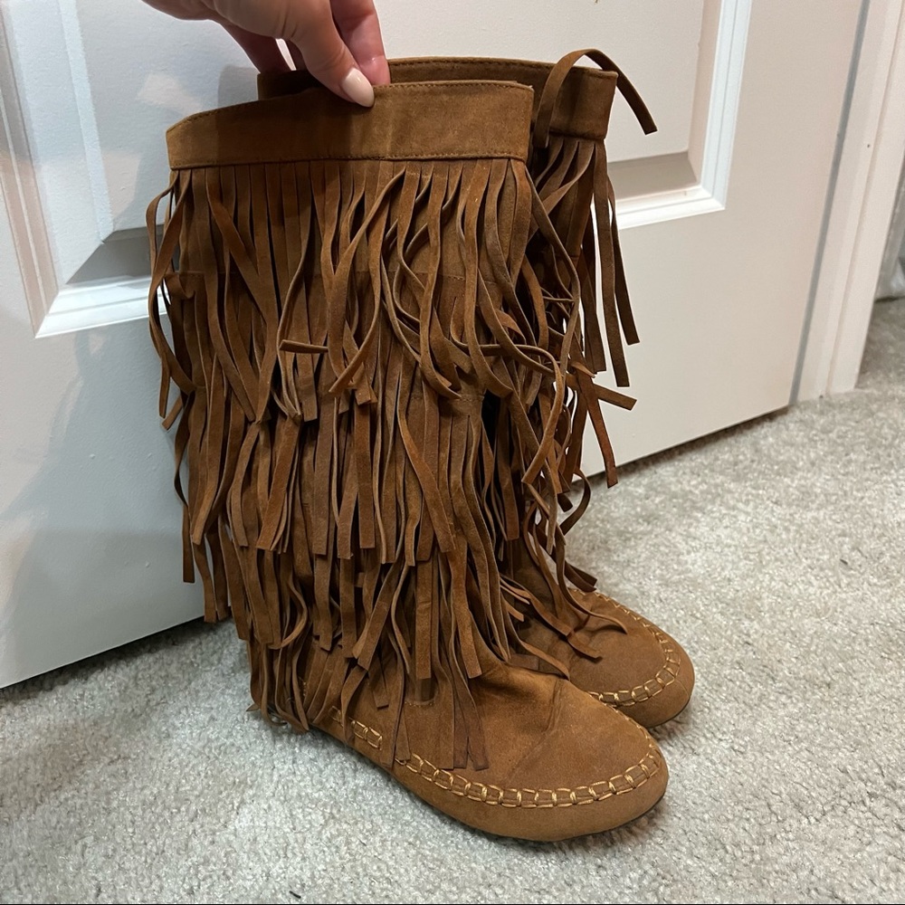 Fringe boots